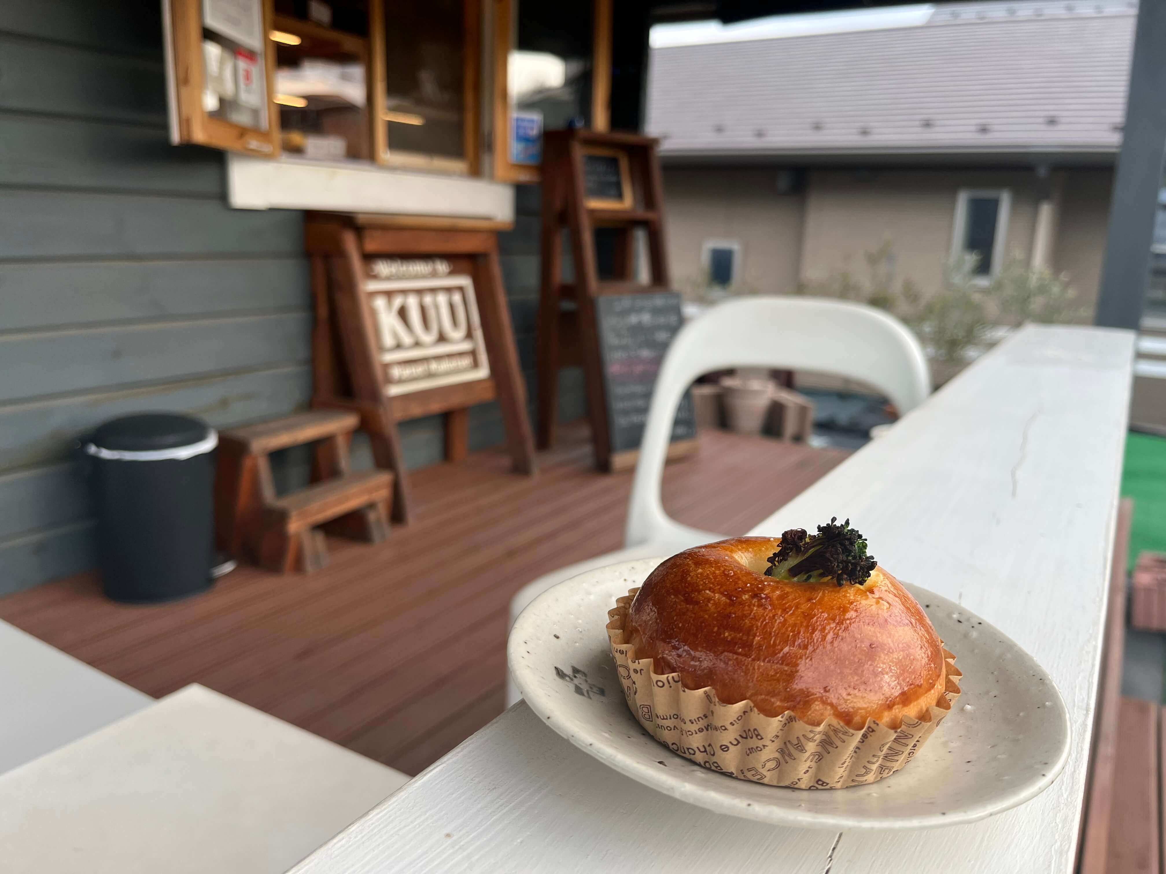 焼きたてパンの写真